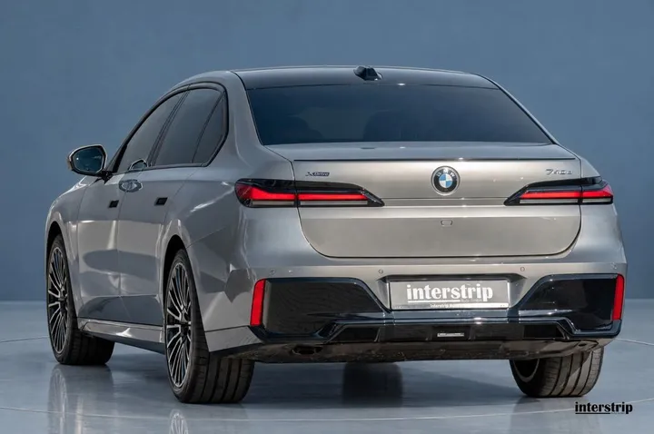 BMW 740