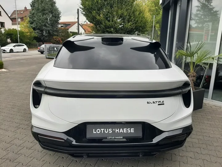 Lotus Eletre