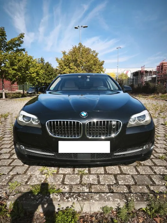 BMW 523