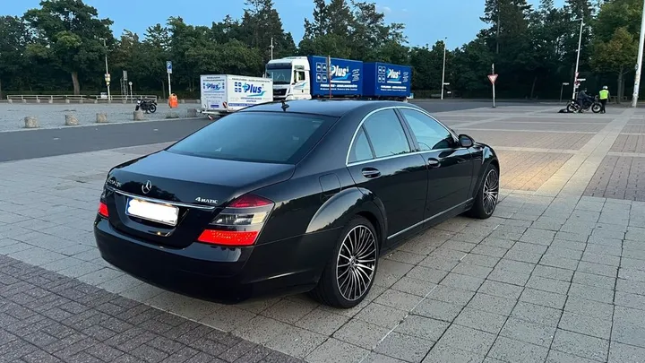 Mercedes-Benz S 320