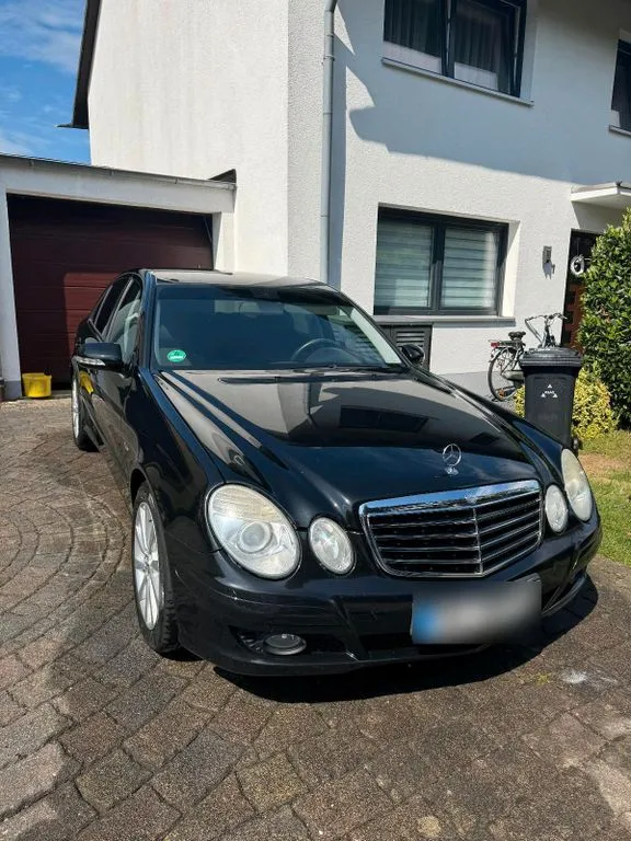 Mercedes-Benz E 200