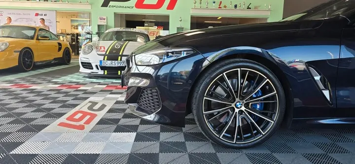 BMW 840