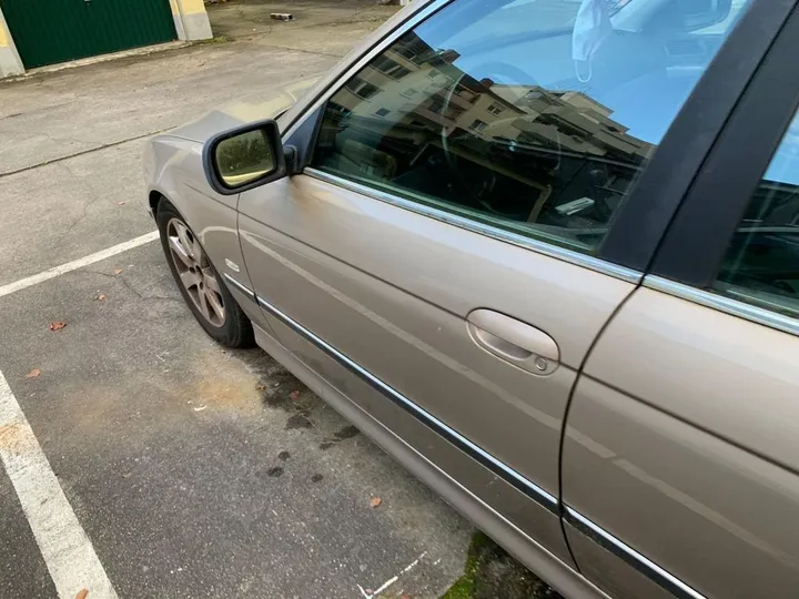 BMW 528