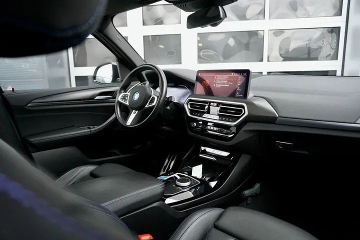 BMW iX3