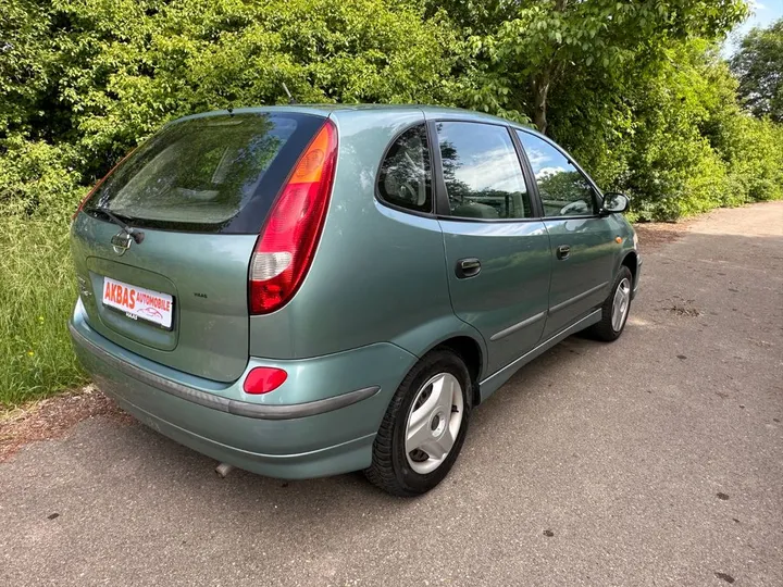 Nissan Almera