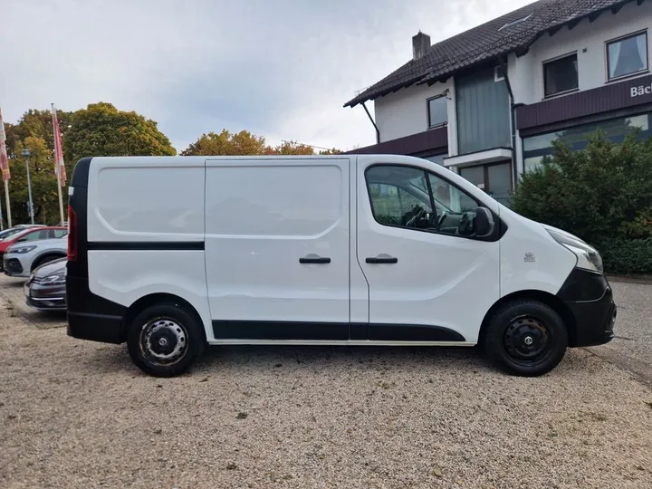 Nissan NV300
