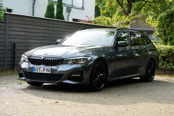 BMW 320