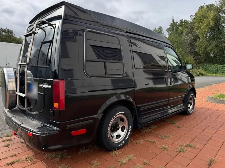 Chevrolet Astro