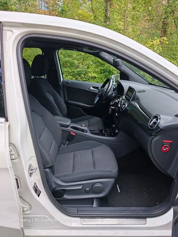 Mercedes-Benz B 200