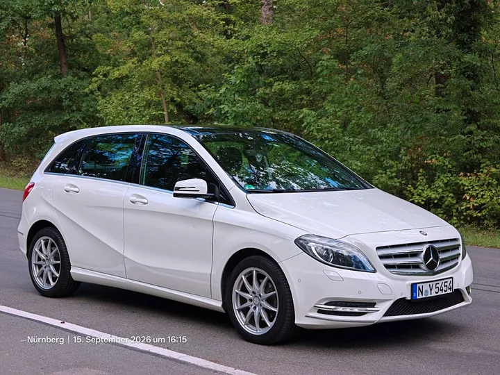 Mercedes-Benz B 200