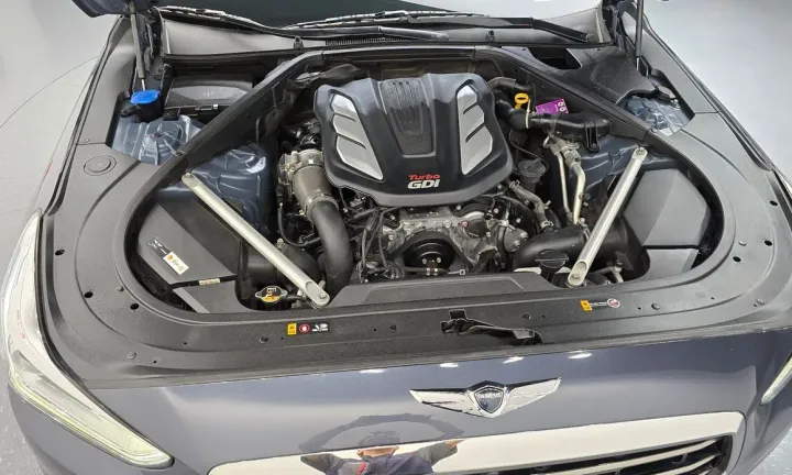Genesis EQ900