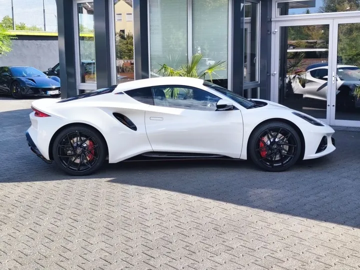 Lotus Emira