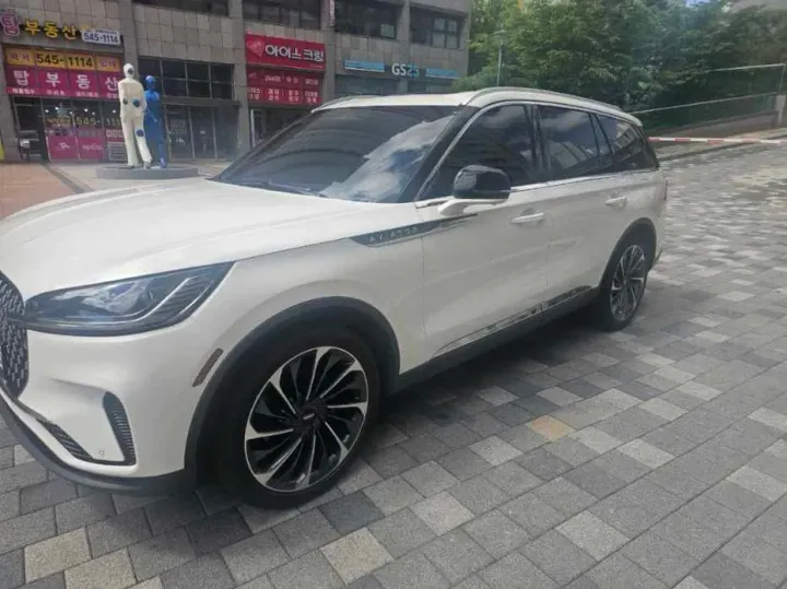 Lincoln Aviator