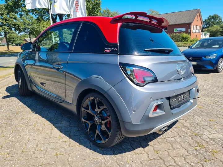 Opel Adam