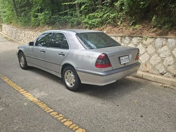 Mercedes-Benz C-Class