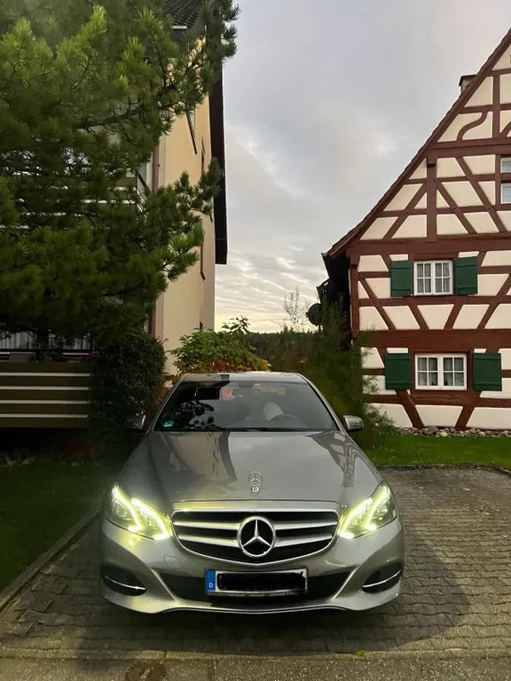 Mercedes-Benz E 220