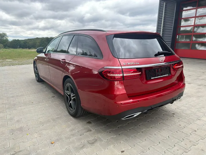 Mercedes-Benz E 300