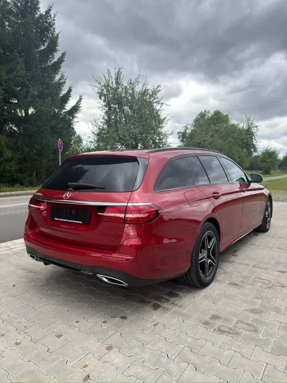 Mercedes-Benz E 300