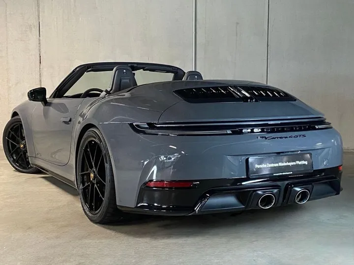 Porsche 992