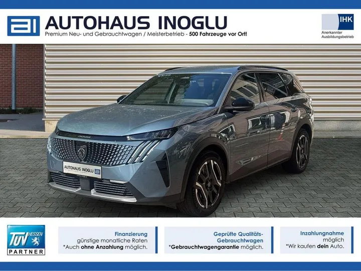 Peugeot e-5008