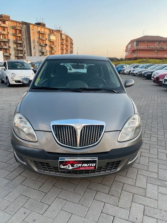 Lancia Ypsilon