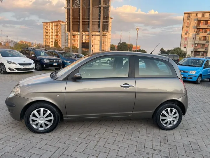Lancia Ypsilon