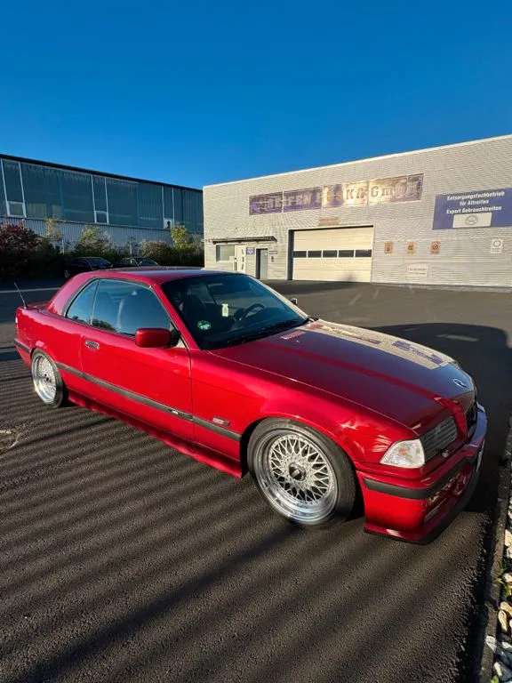 BMW 325