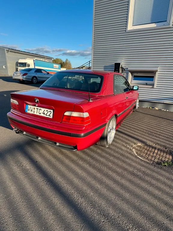 BMW 325