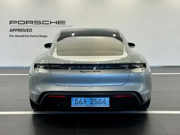 Porsche Taycan