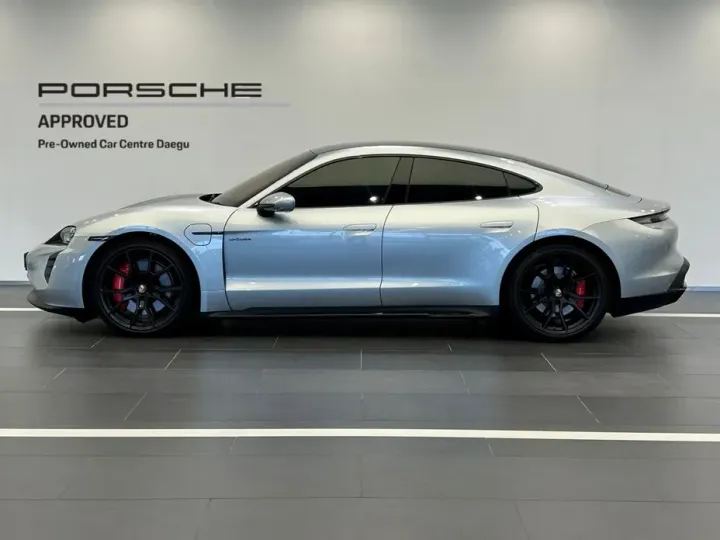 Porsche Taycan