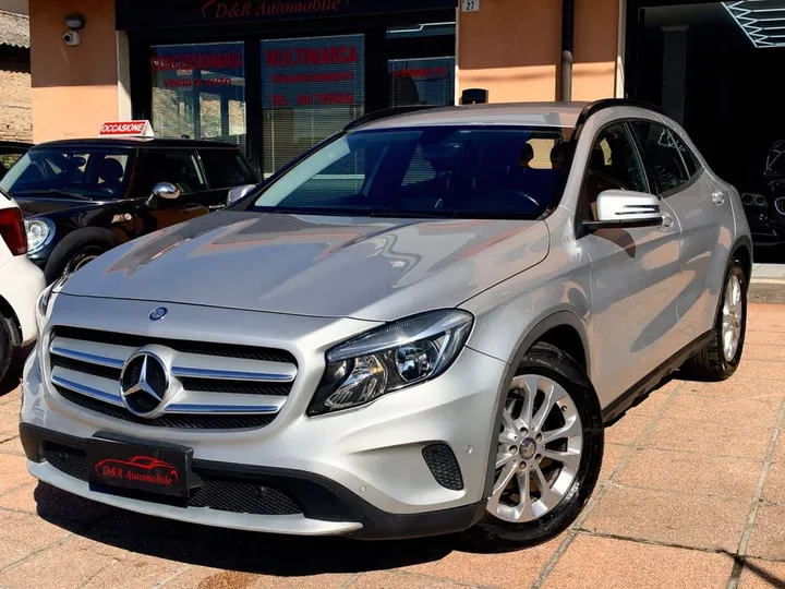Mercedes-Benz GLA 200