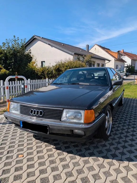 Audi 100