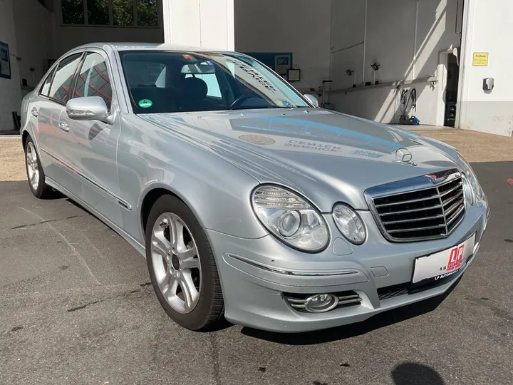 Mercedes-Benz E 200