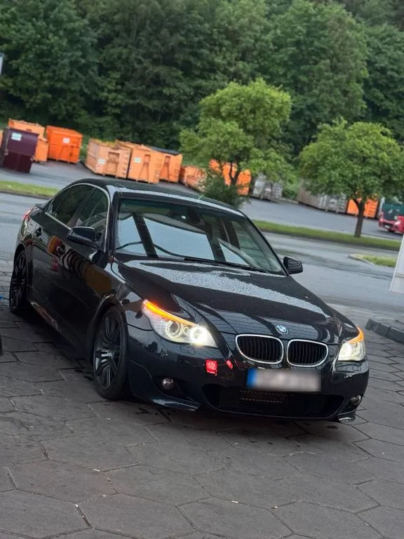 BMW 525