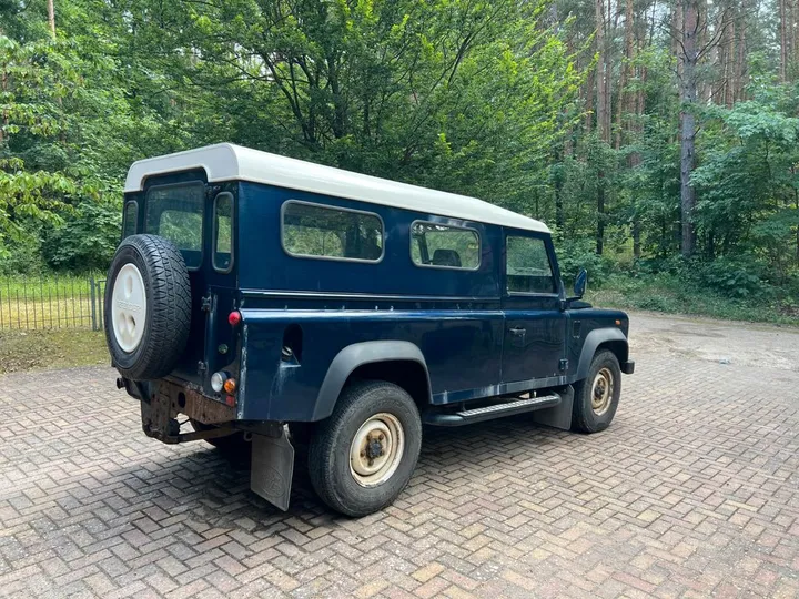 Land Rover Defender