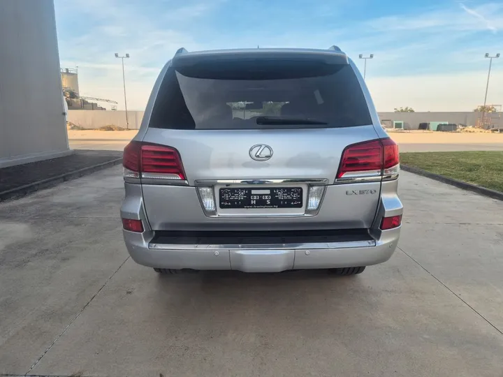Lexus LX 570