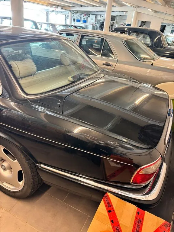 Jaguar XJ8