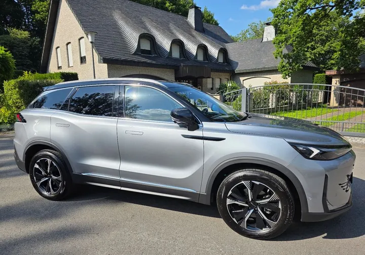 BAIC Beijing X75