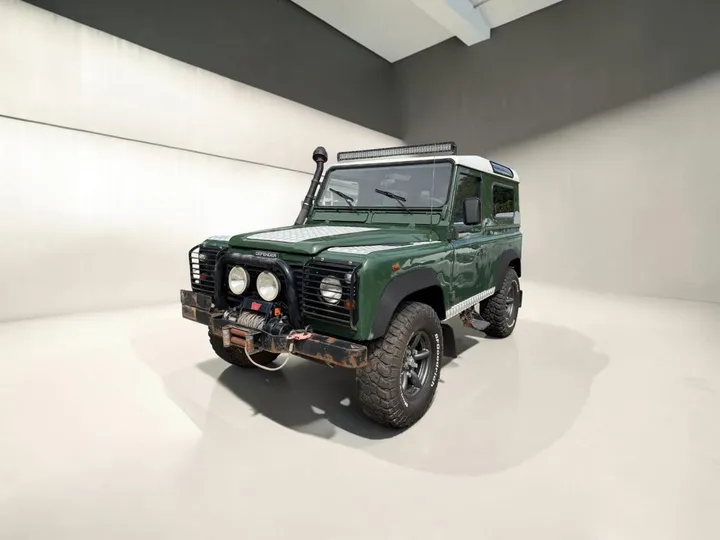 Land Rover Defender