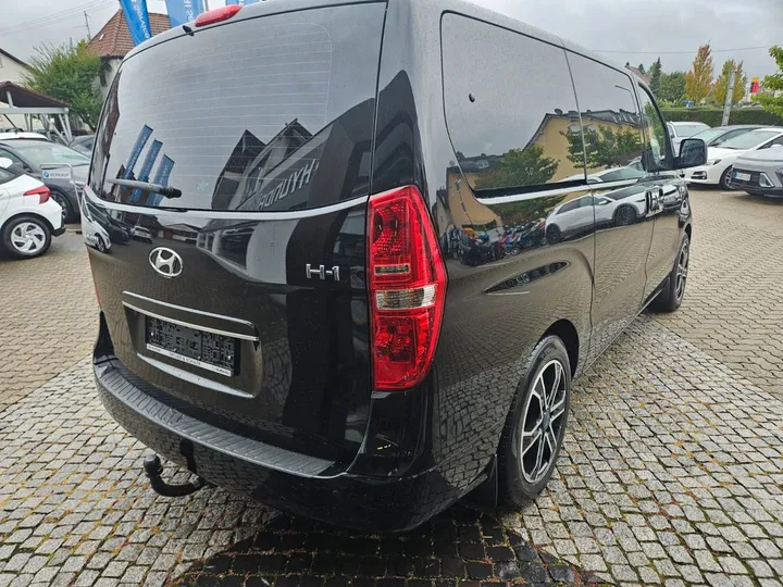 Hyundai H-1