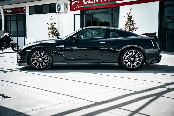 Nissan GT-R