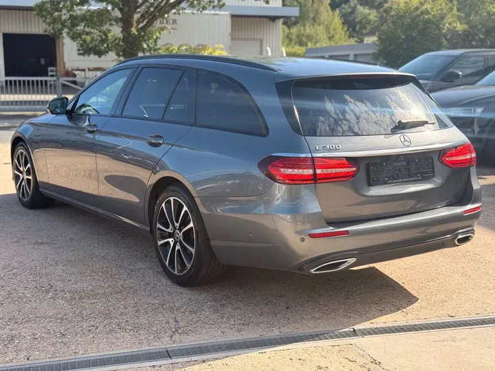 Mercedes-Benz E 300