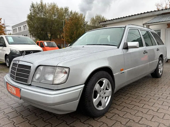 Mercedes-Benz E 200