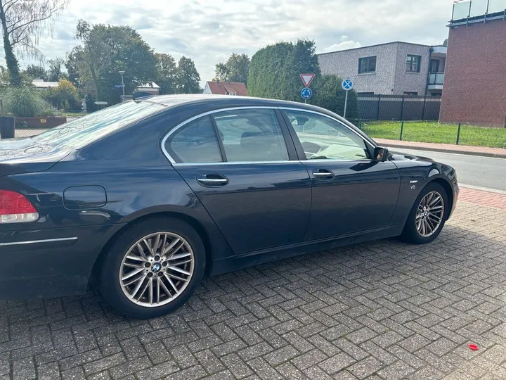 BMW 740