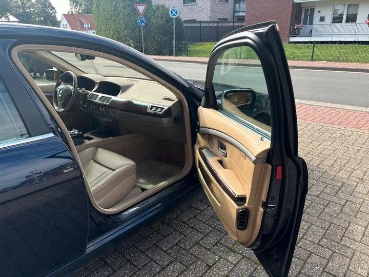 BMW 740