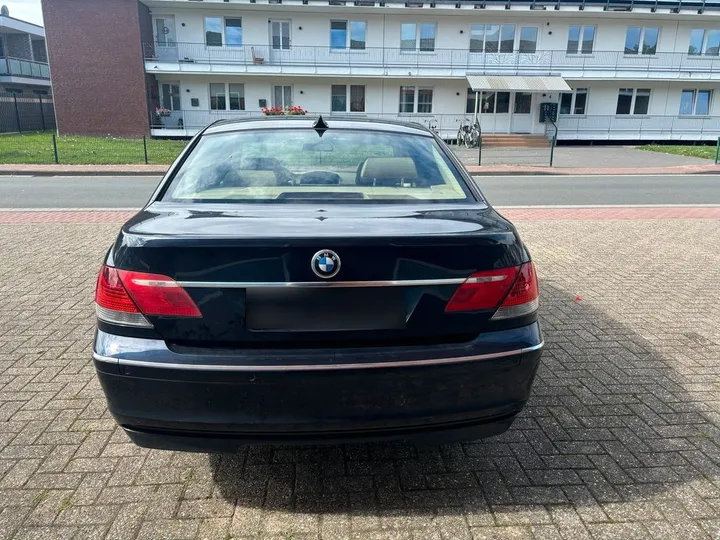 BMW 740