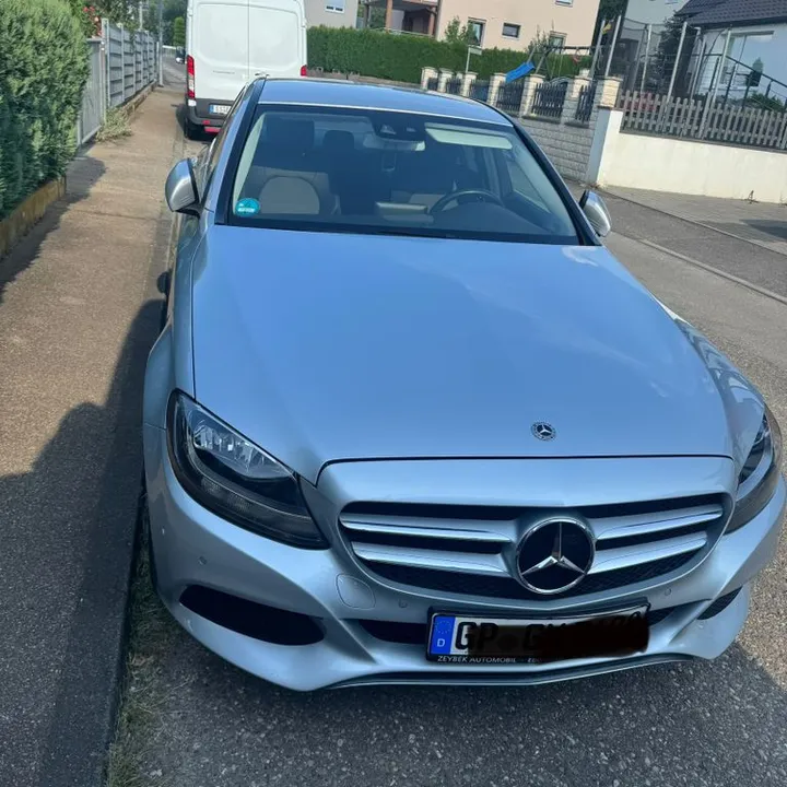 Mercedes-Benz C 220