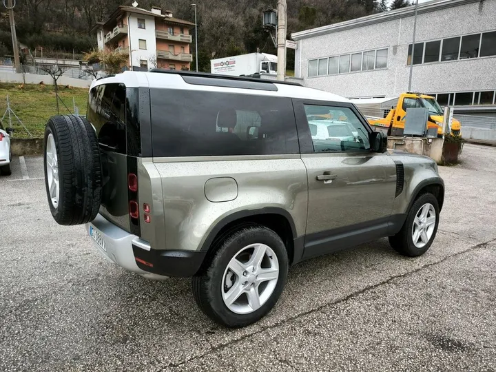 Land Rover Defender