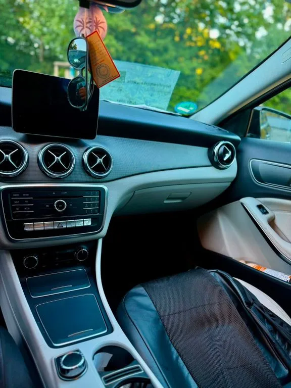 Mercedes-Benz GLA 220