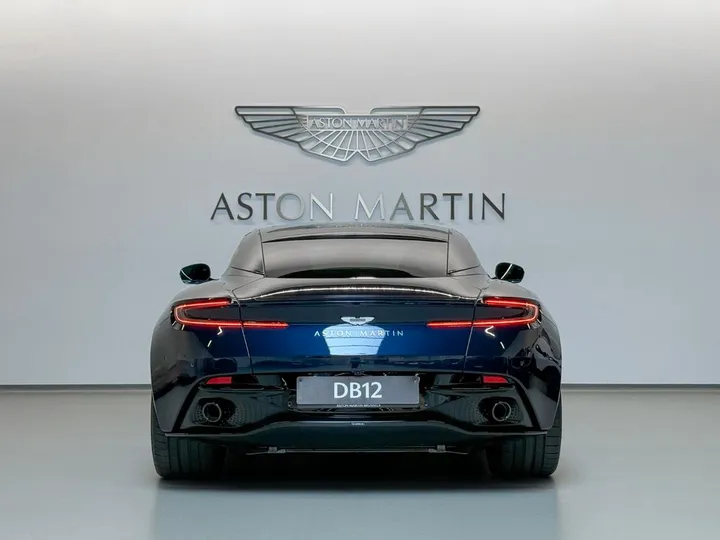 Aston Martin DB12